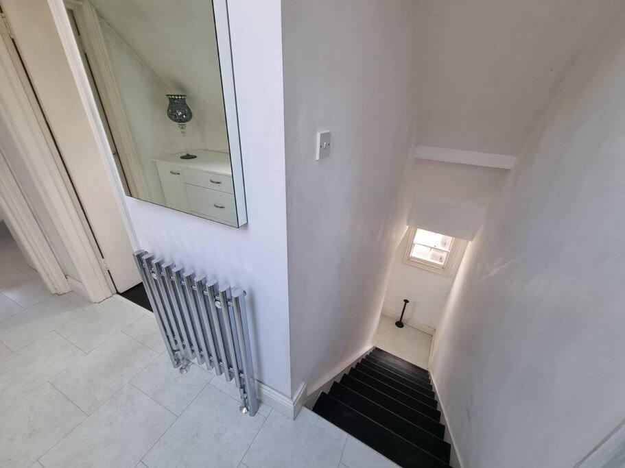 Beautiful Apartment In The Heart Of Rochester Рочестер Экстерьер фото