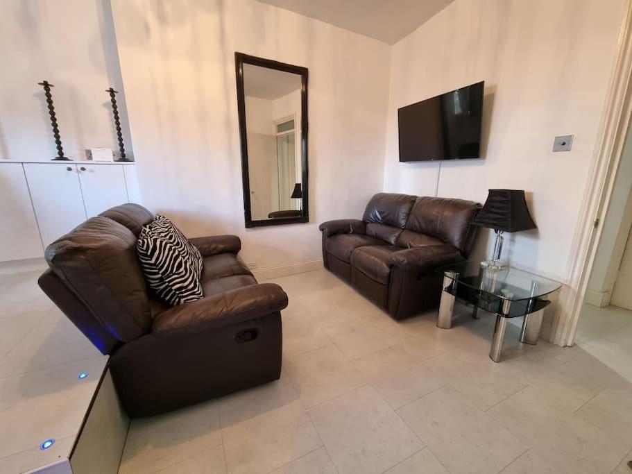 Beautiful Apartment In The Heart Of Rochester Рочестер Экстерьер фото