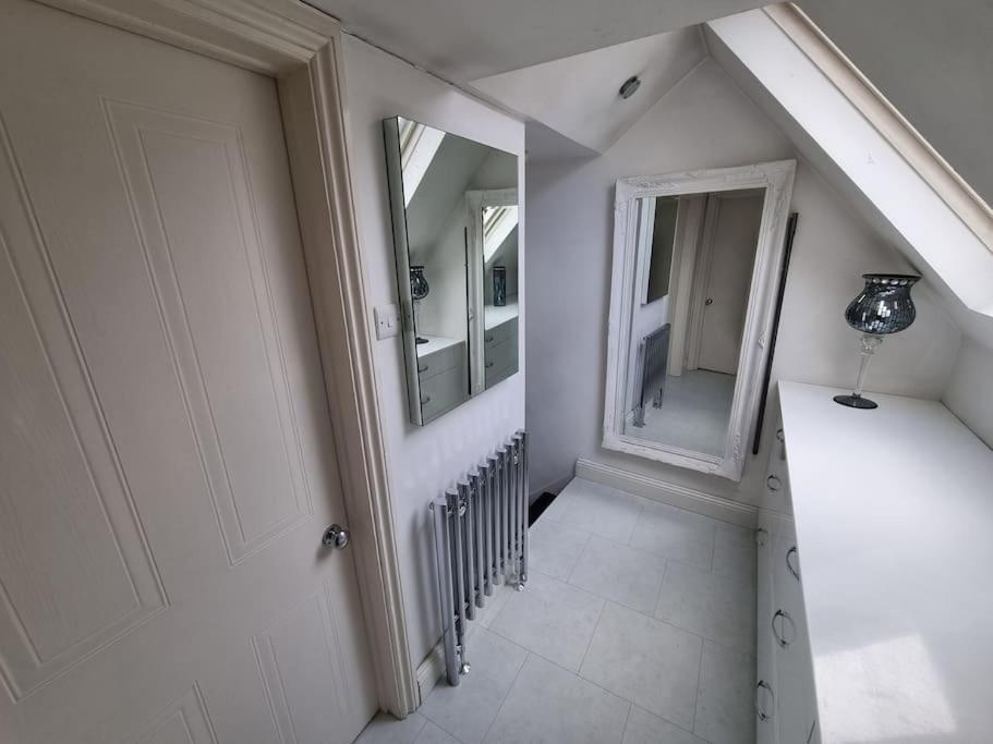 Beautiful Apartment In The Heart Of Rochester Рочестер Экстерьер фото